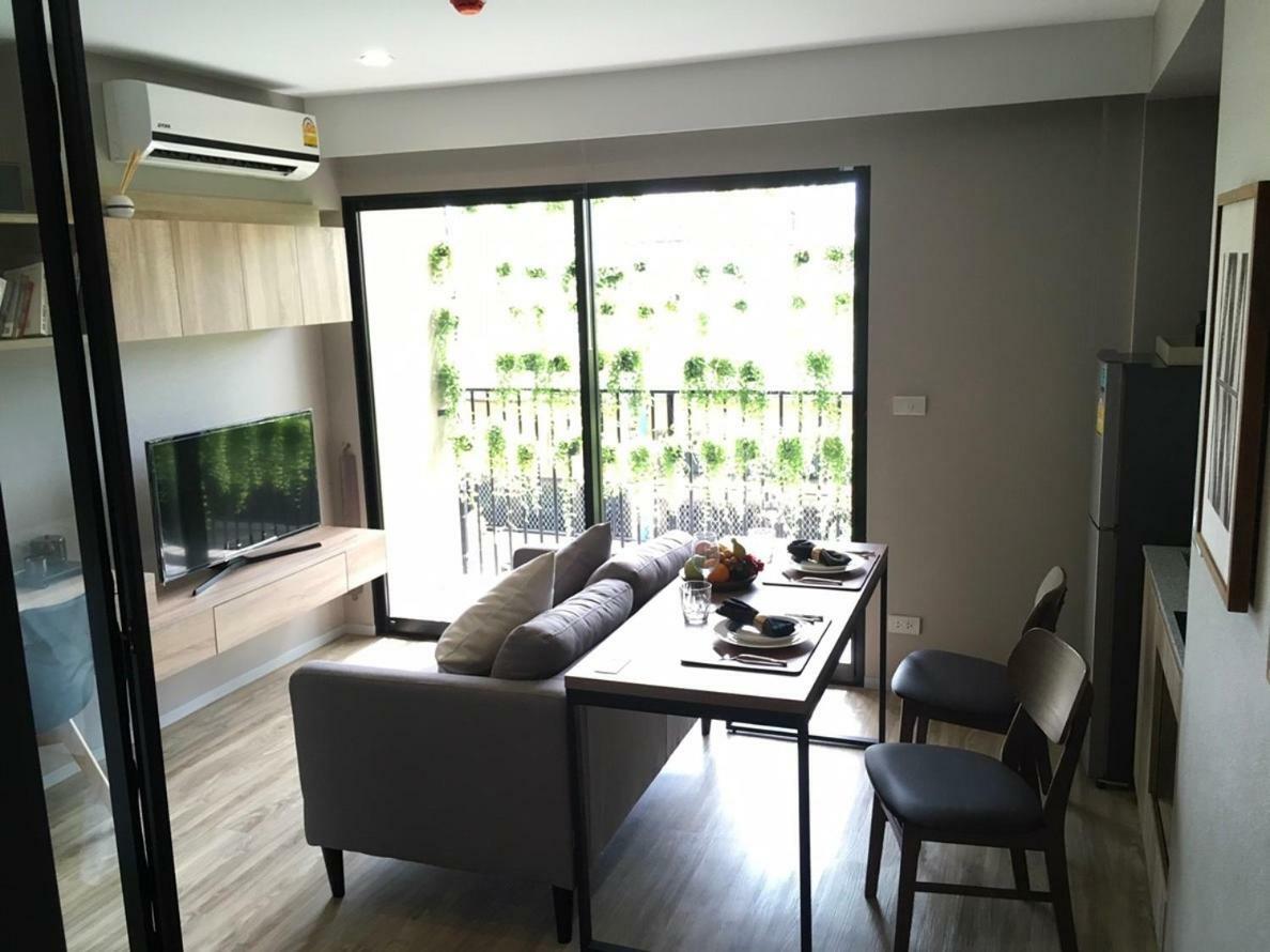 Blossom Sathorn Charoenrat *