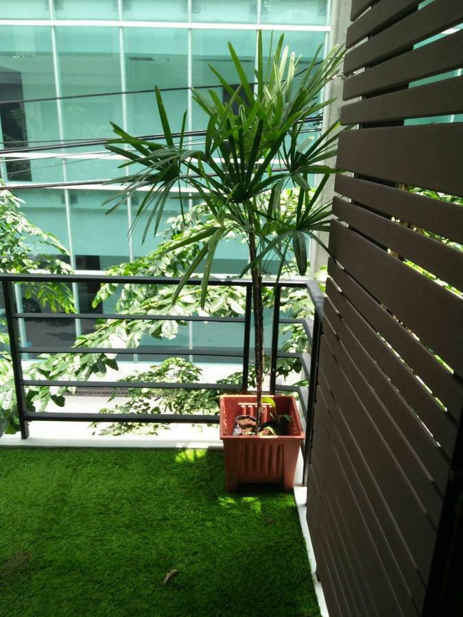Live Like A Local In Ekkamai * Bangkok