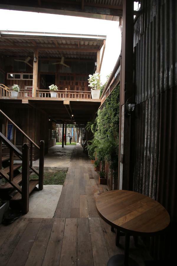 274 Bed And Brews Bangkok