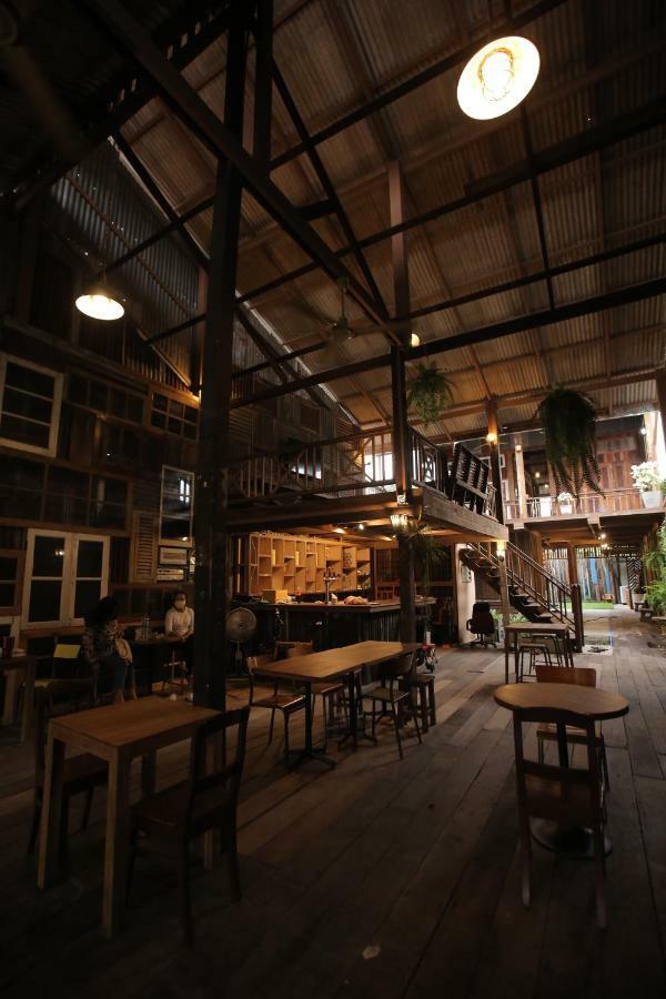 274 Bed And Brews * Bangkok