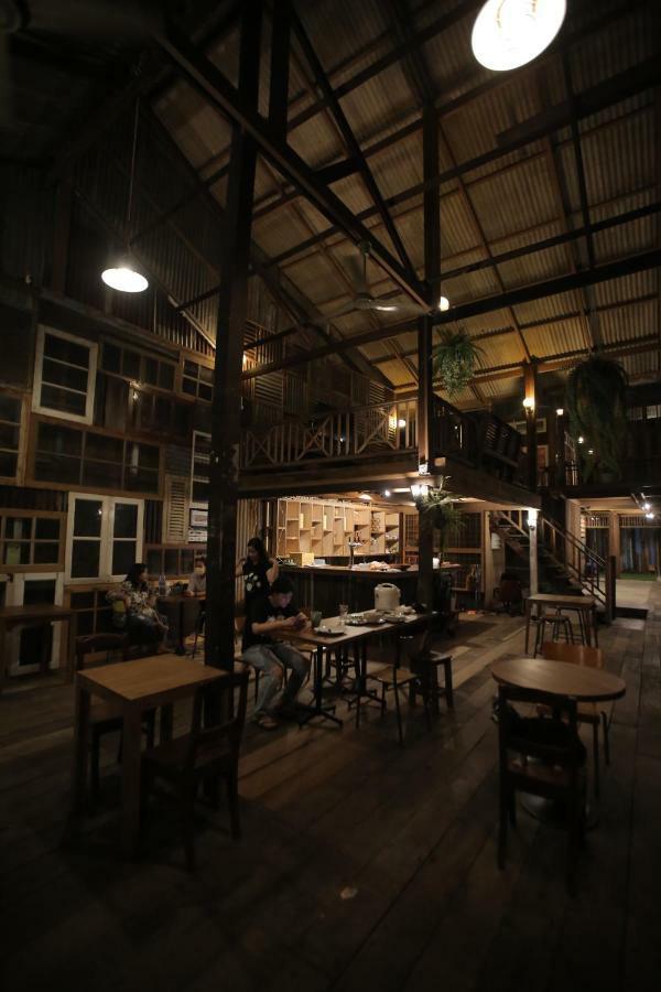 274 Bed And Brews Bangkok