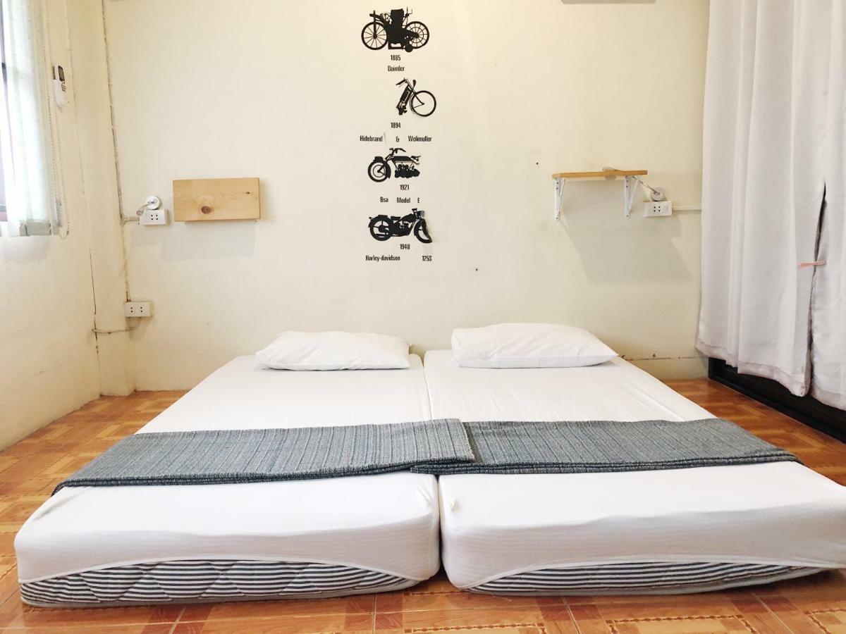 305hostel Hostel *