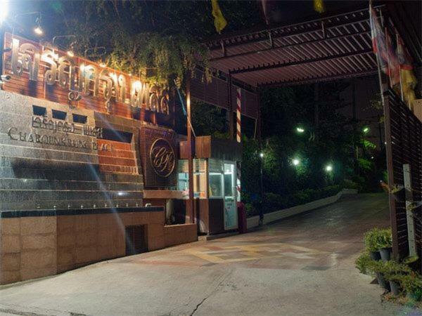 Guest house Charoenkrung Place