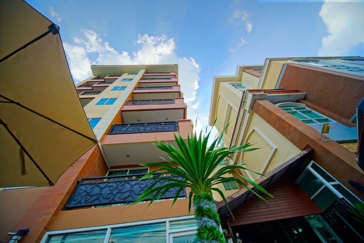 Greenview Ekkamai10 Hotel