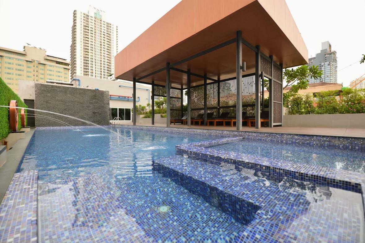 Dazzle By Ludoping Aparthotel