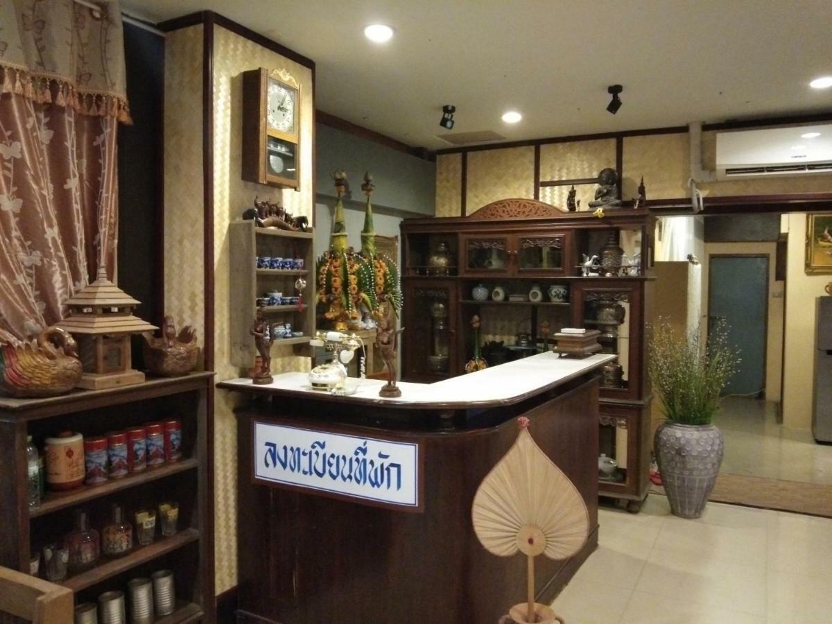 Ruan Ben Ja Don Mueang,bangkok *