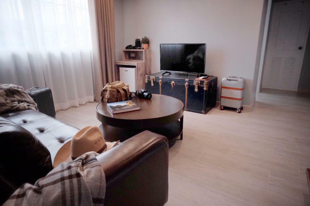Hide And Seek Boutique Hometel Bed & Breakfast Bangkok
