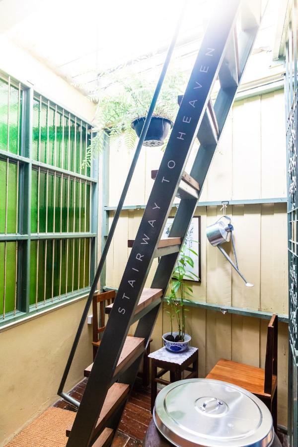 Live Local Cafe & - 420 Friendly Homestay Bangkok