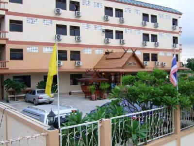 Queens Garden At River View 2*