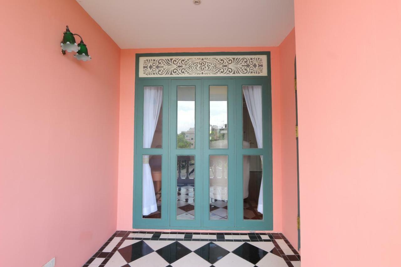 Hiranyakul House Bangkok