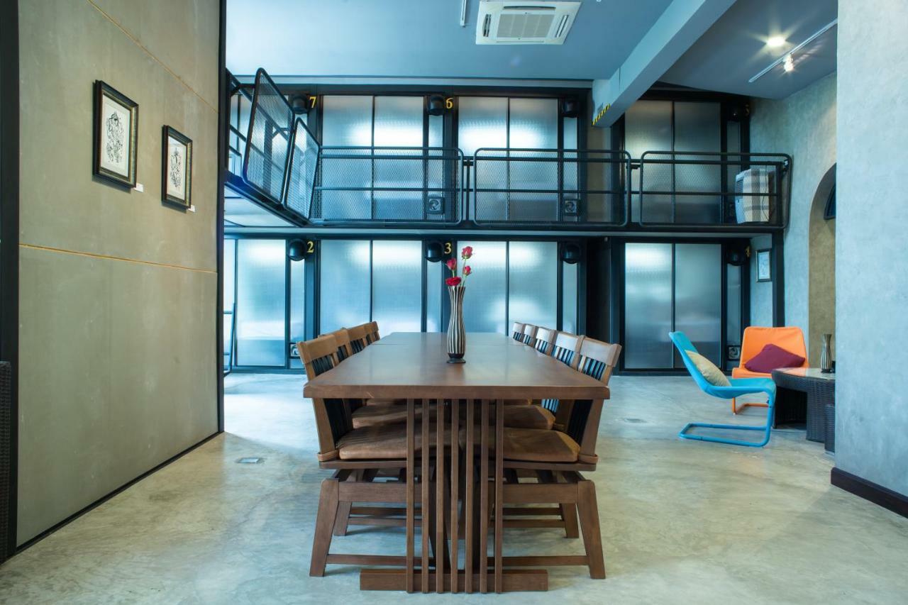 Third Rock 3* Bangkok