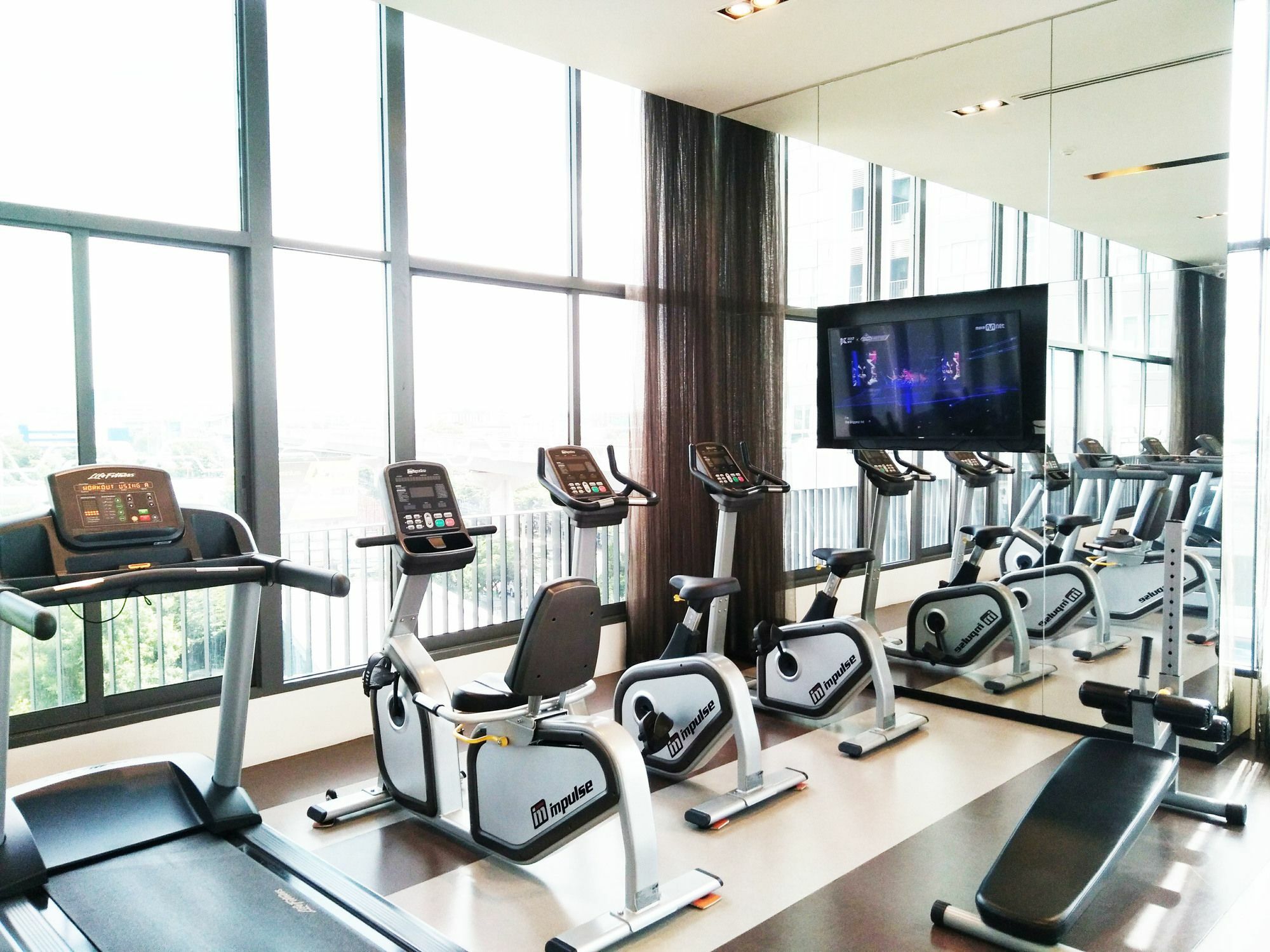 Hotel Sukhumvit New @ Bts Bangna