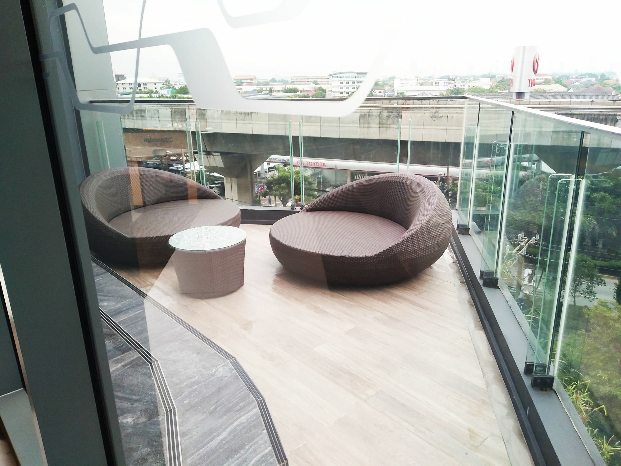Hotel Sukhumvit New @ Bts Bangna