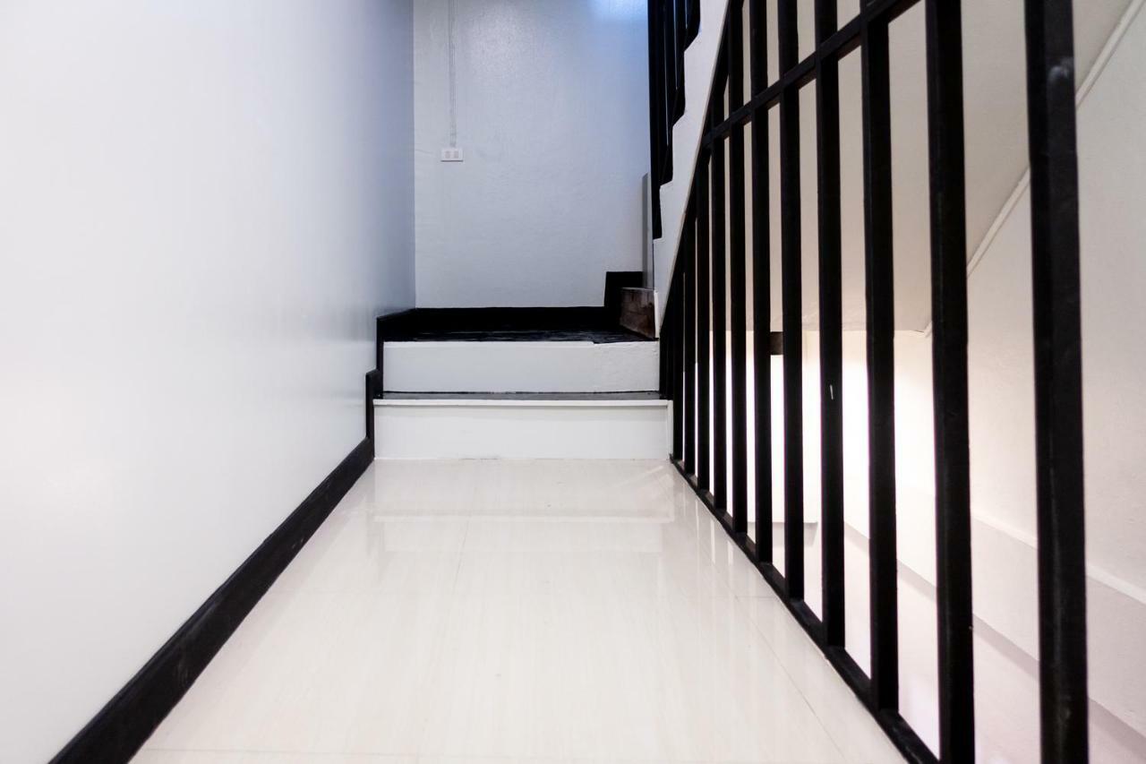T5 2 Bedrooms/6guests/full Kitchen/1 Min To Bts Apartment Bangkok