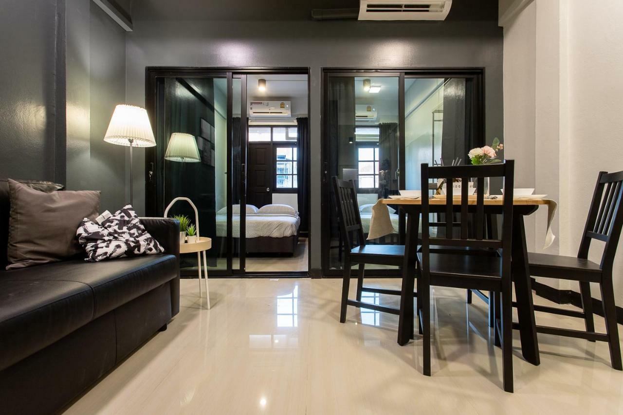 T5 2 Bedrooms/6guests/full Kitchen/1 Min To Bts Apartment Bangkok