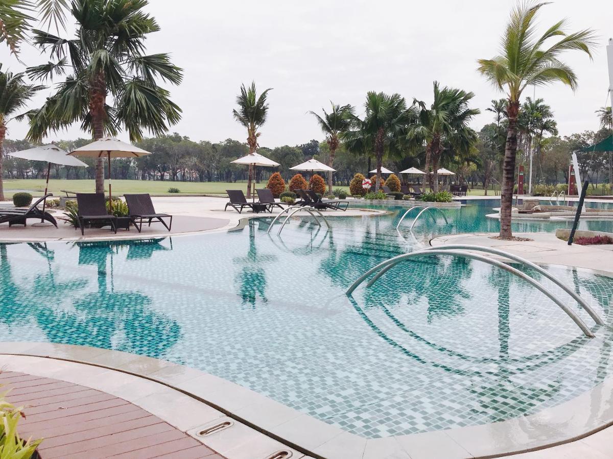 Eastin Thana Golf Resort Bangkok