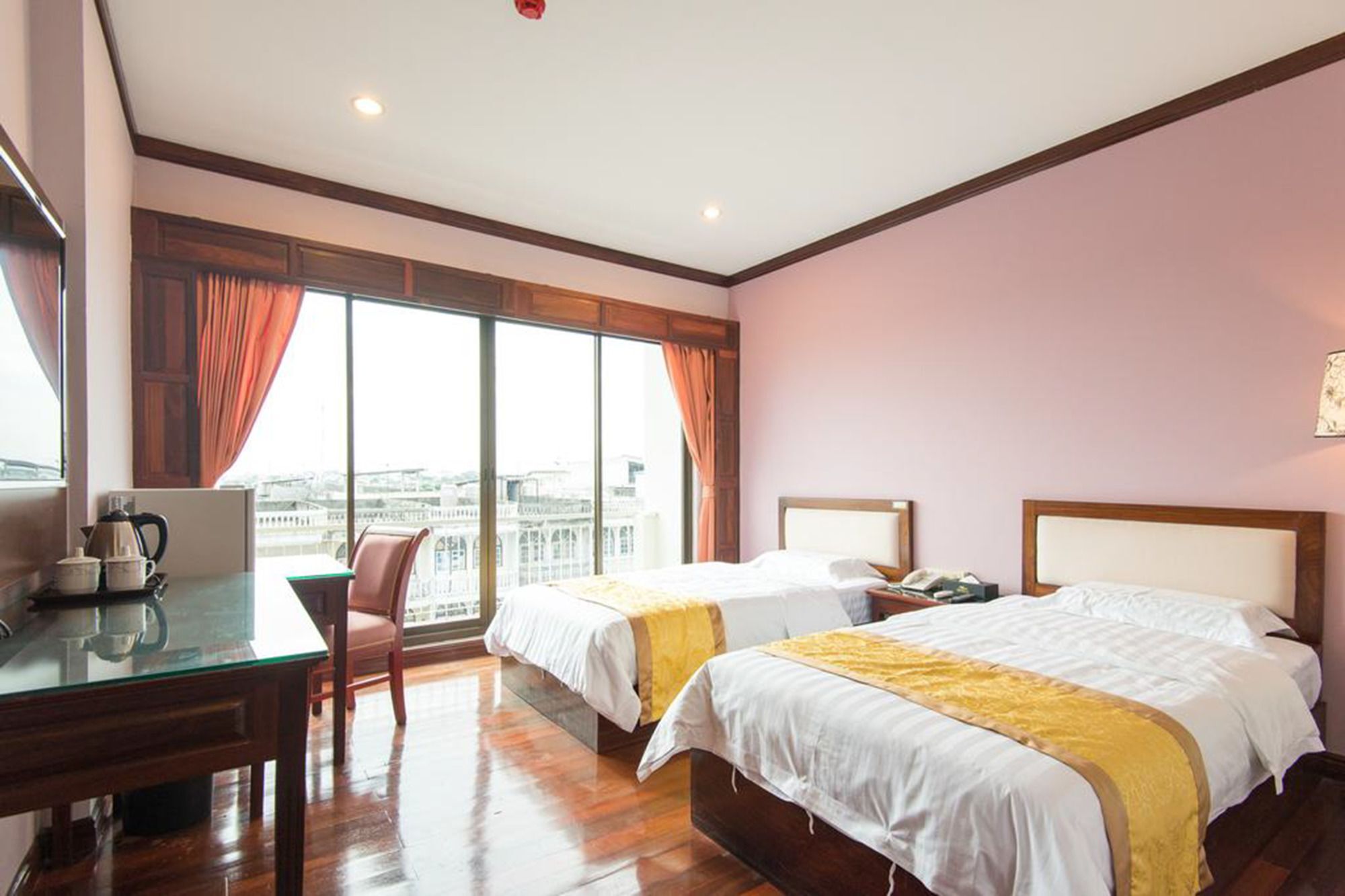 St Hotel