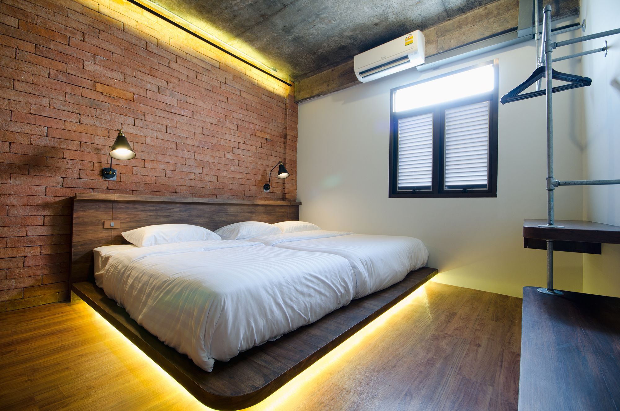 Hotel Siam Plug In