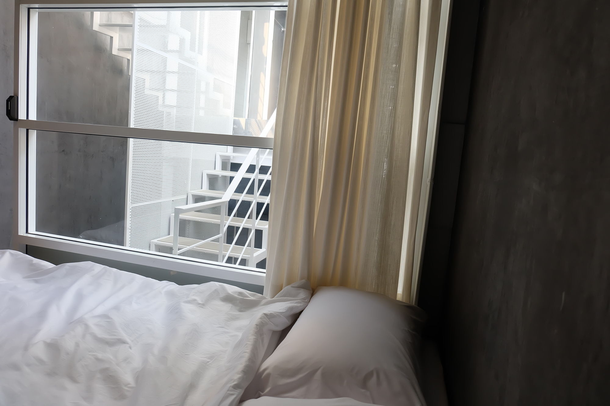 On The Bed Hostel *