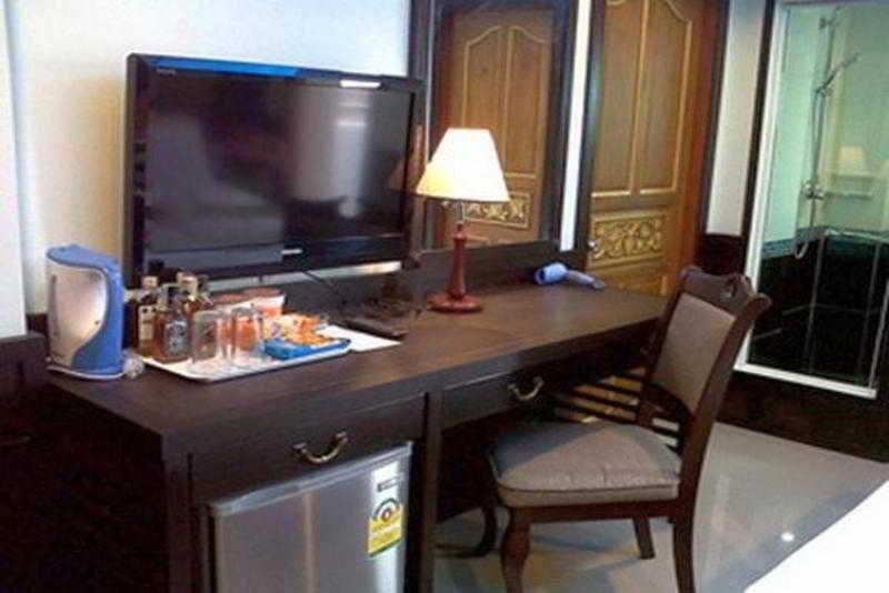 Gusto Pratunam Hotel 4*