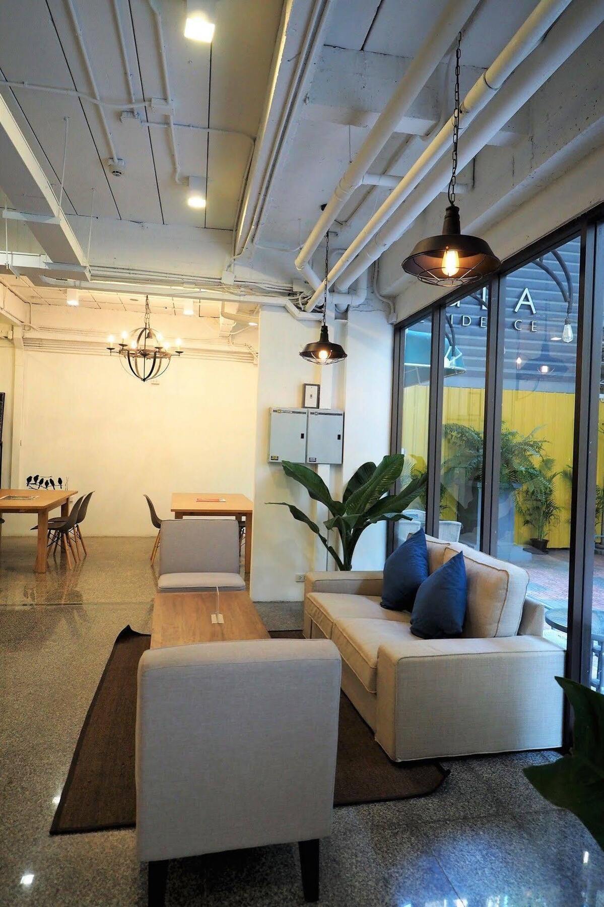 Pula Silom 3*