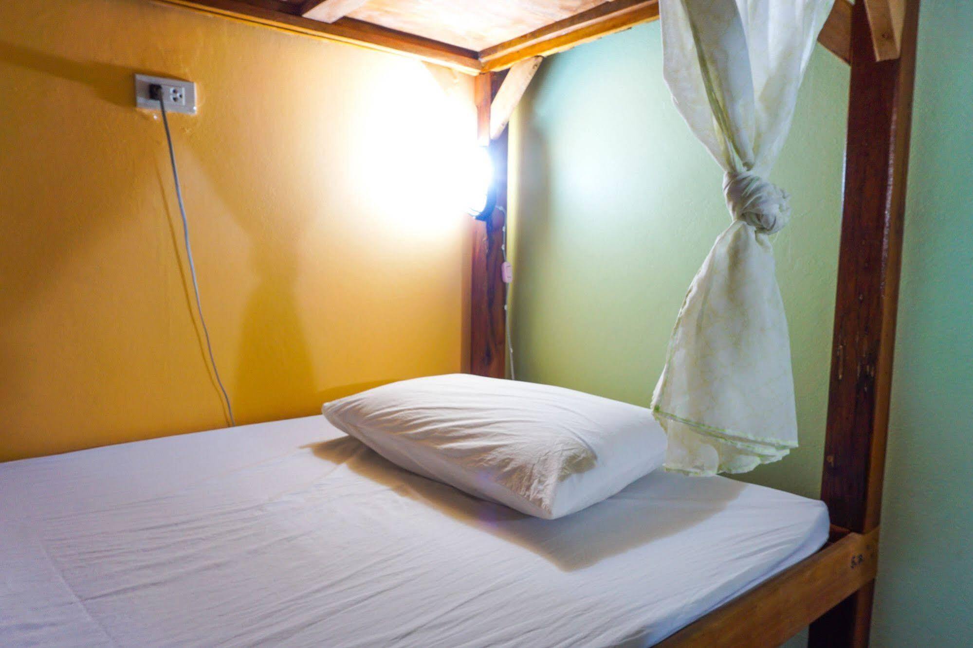Hostel Zleep63 *