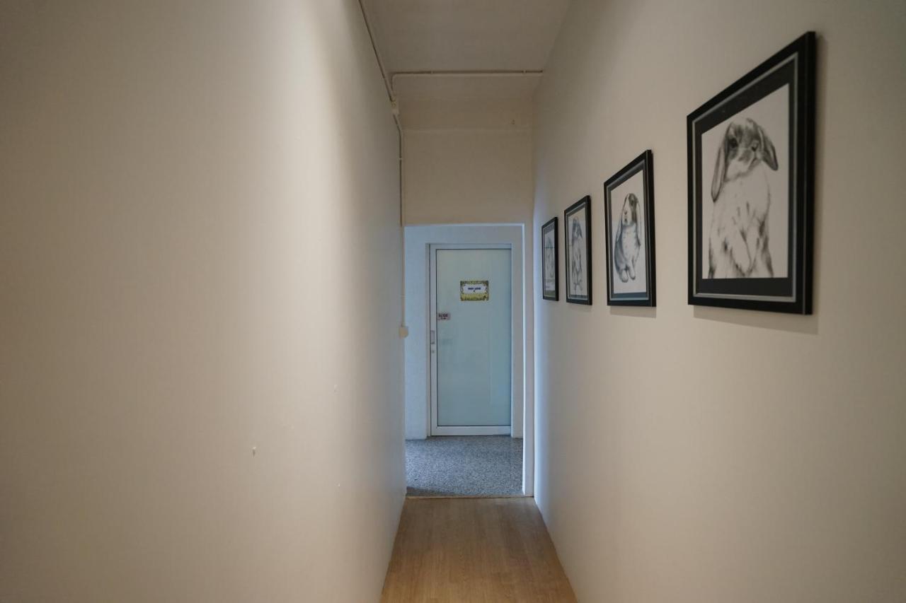 Rabbitat Hostel *