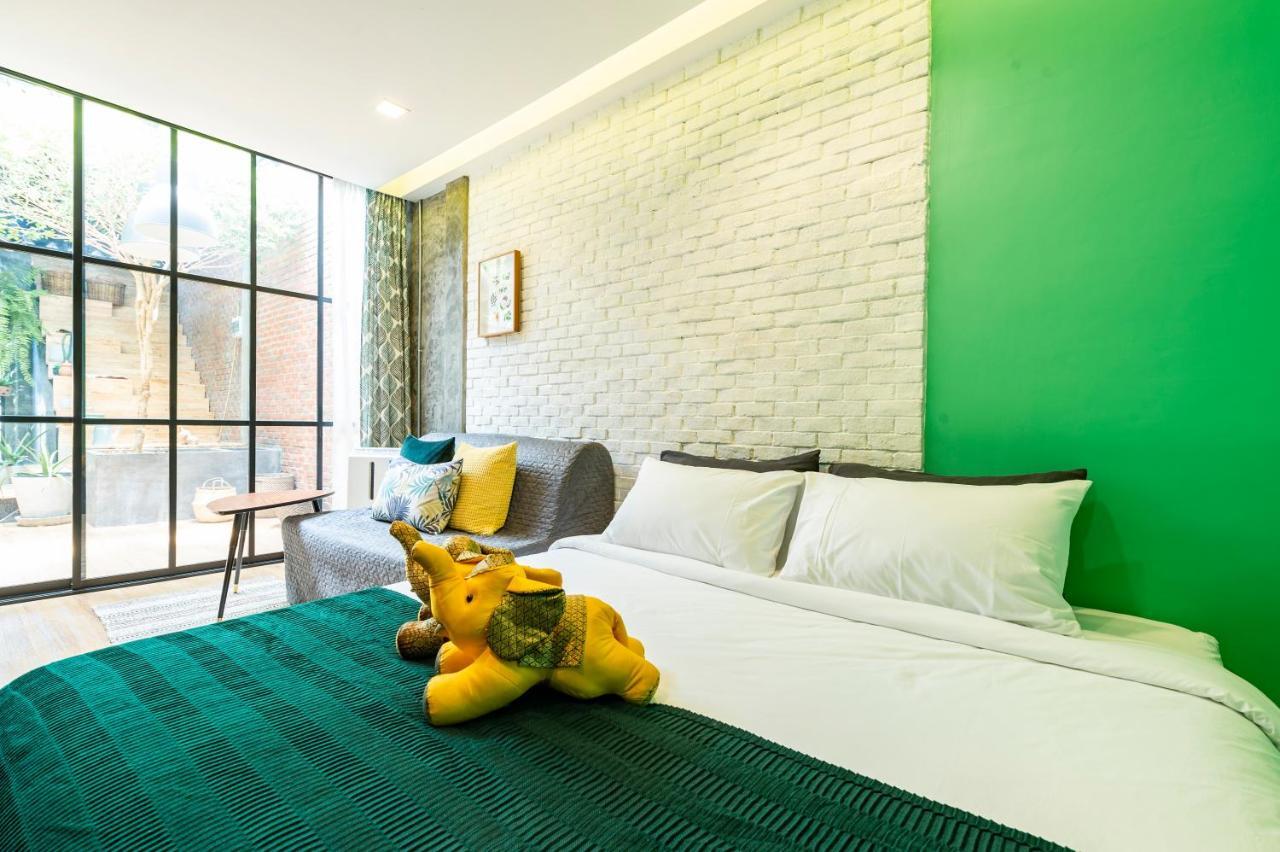 Hidden Oasis Bed & Breakfast Bangkok
