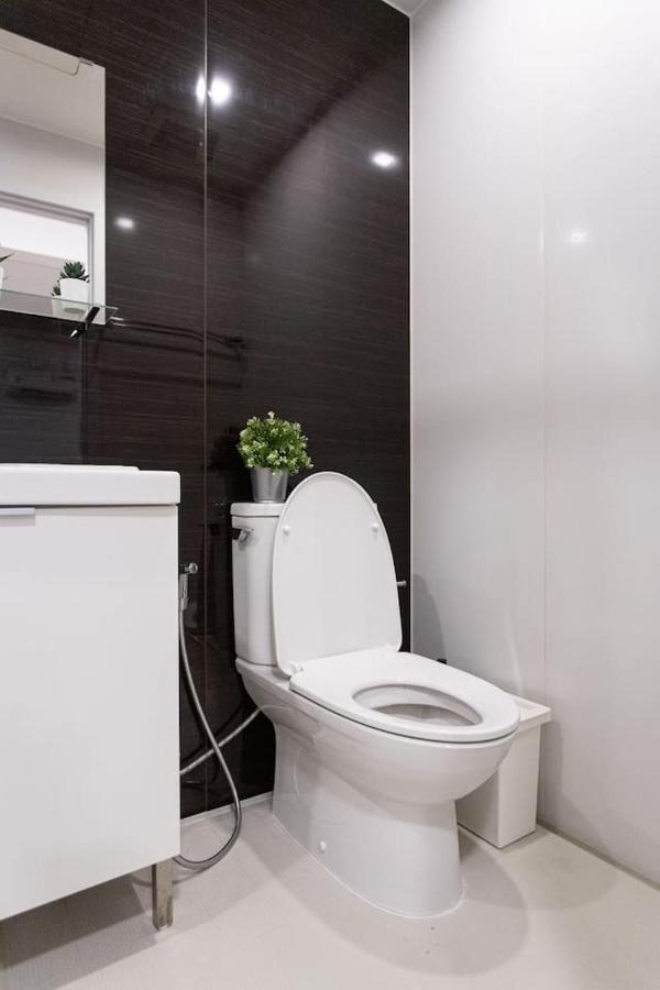 U2 Large 2 Bedrooms 100m To Bts Station Apartment Bangkok