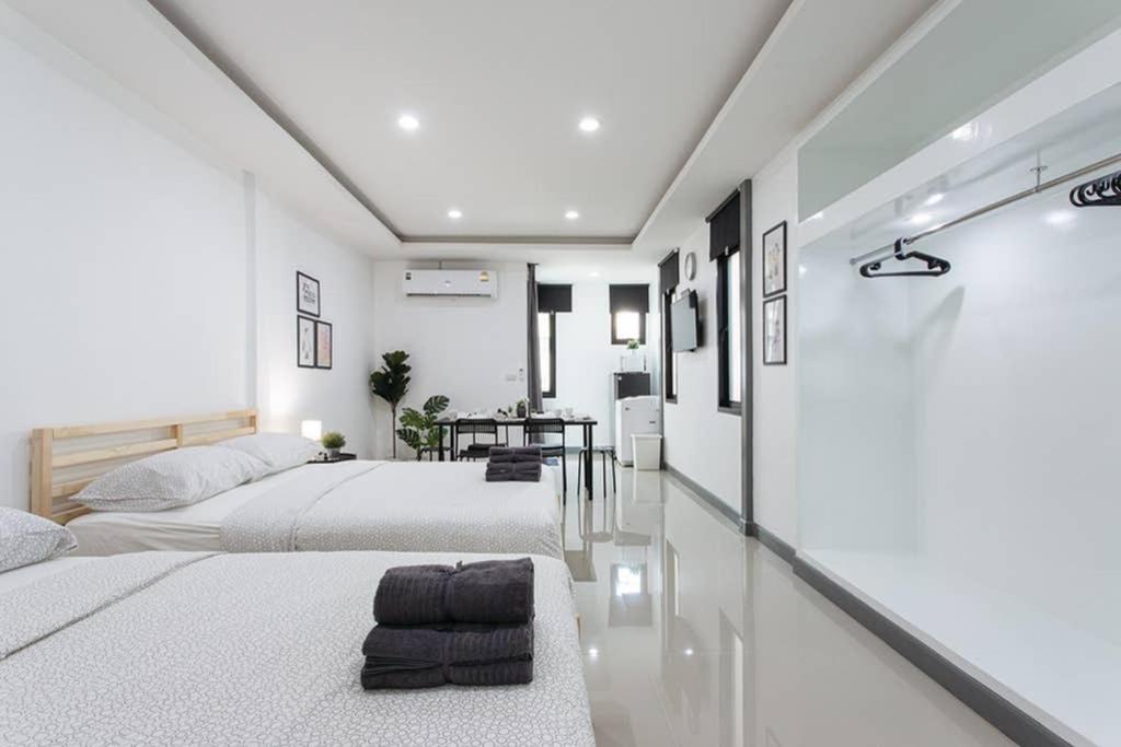 P4 Silom Large 2beds Full Kitchen Wifi 4-6pax Bangkok