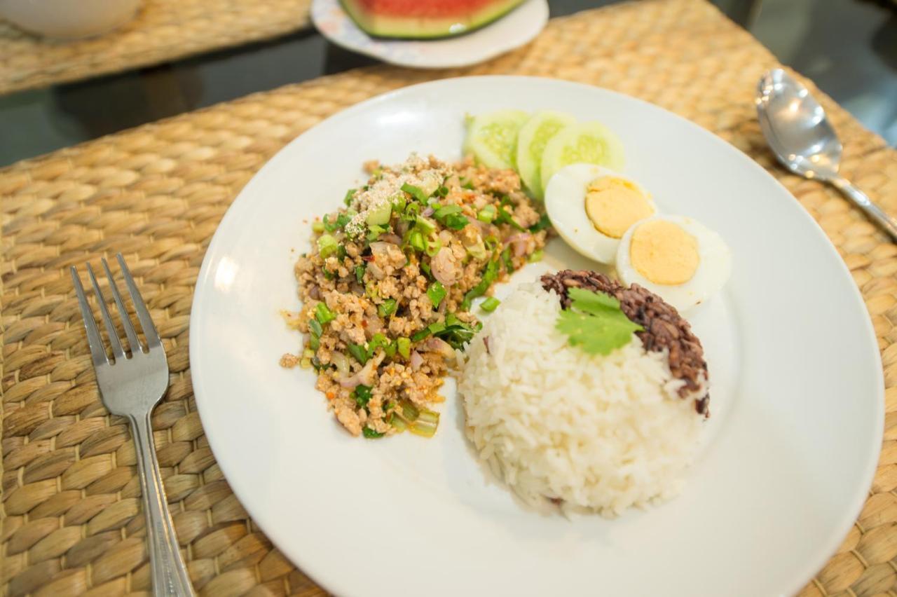 Hidden Oasis Bed & Breakfast Bangkok
