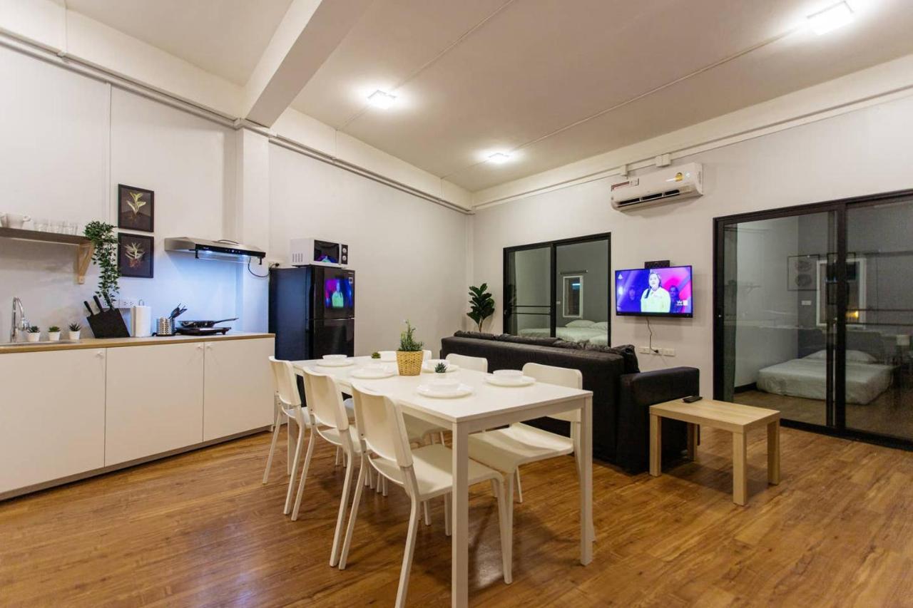 U3 Large 2 Bedroom Full Kitchen Near Bts Udomsuk