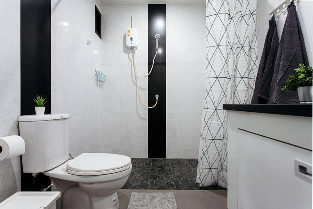 P4 Silom Large 2beds Full Kitchen Wifi 4-6pax Bangkok