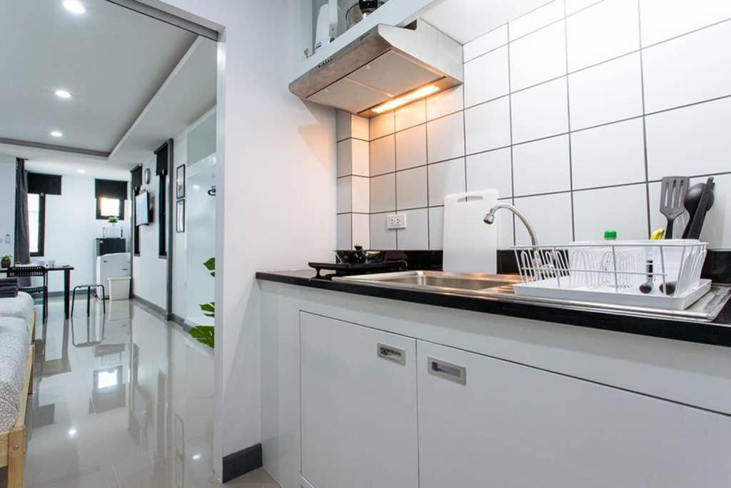 Pangsapuri P4 Silom Large 2beds Full Kitchen Wifi 4-6pax Bangkok