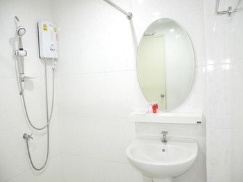 Double Dd House At Mrt Sutthisarn