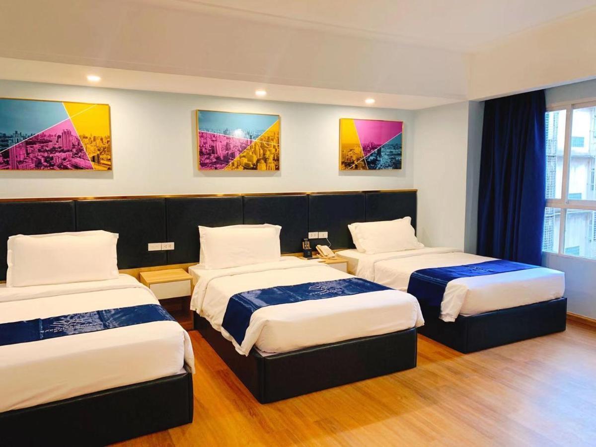 Sapphire Silom