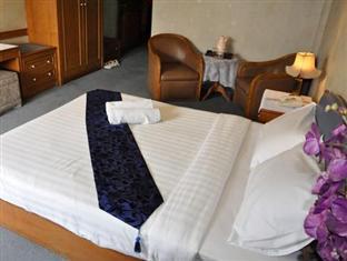 Trocadero 3*