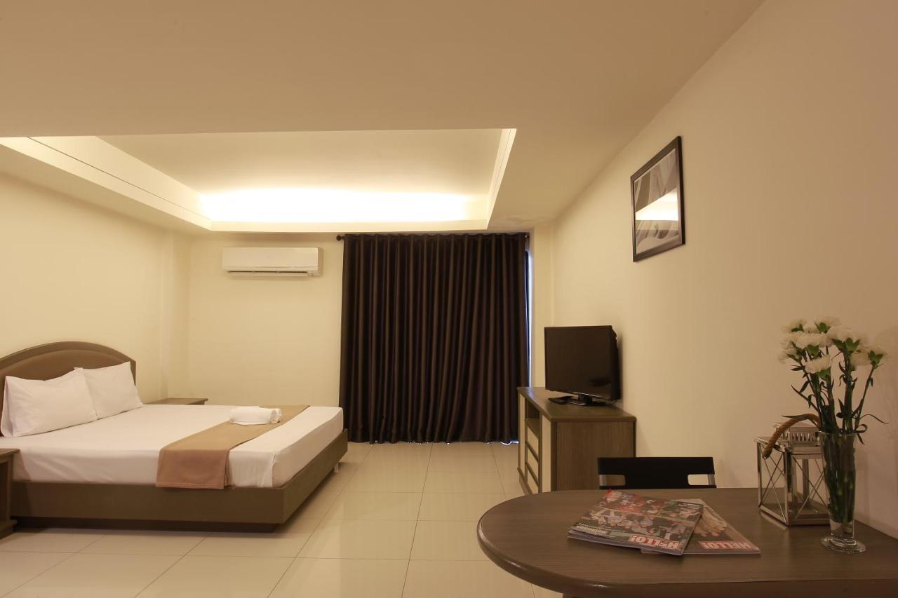 Lee Garden Hotel 4*