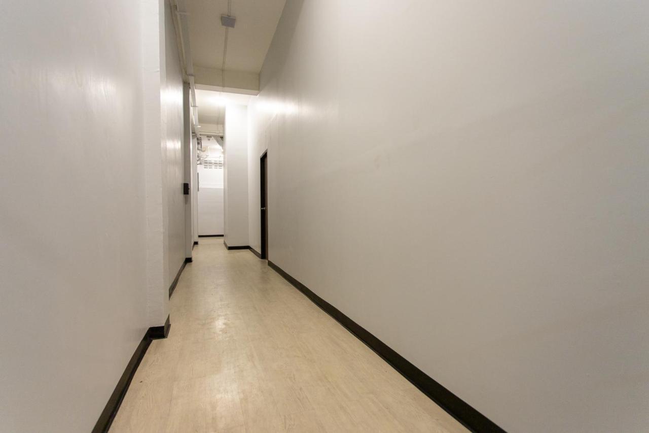 U4 Large 2 Bed Full Kitchen 200m To Bts Apartment