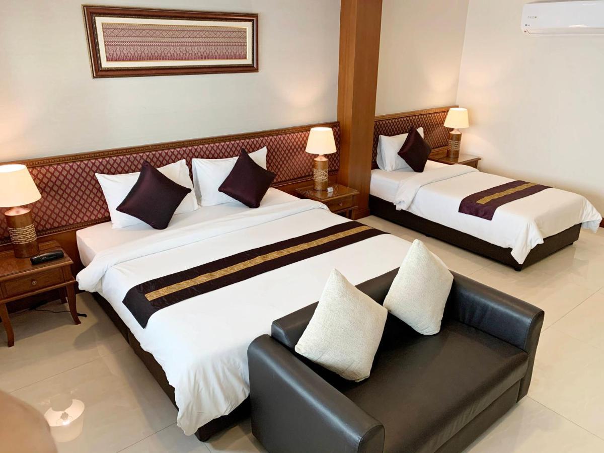 True Siam Rangnam Hotel