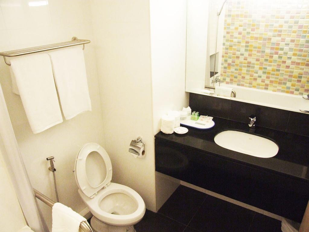Grand Tower Sathorn Hotel 4*