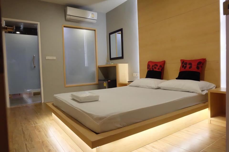 Box 3* Bangkok