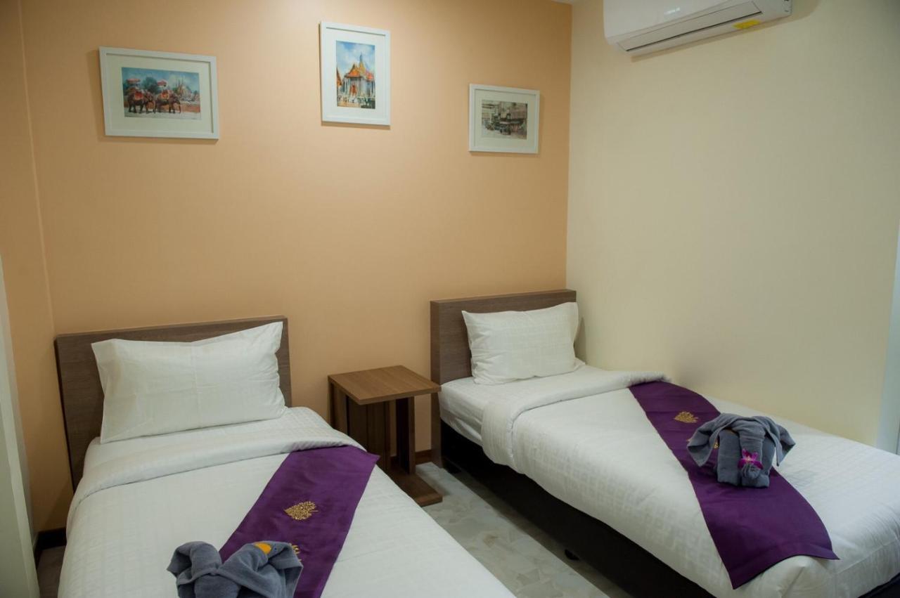Hostel The Moon Night *