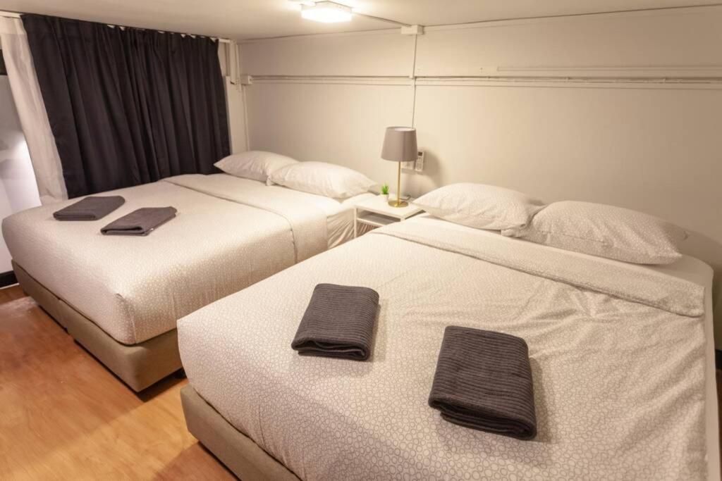 S1 Large Duplex Silom 3 Beds, Full Kitchen Wifi *