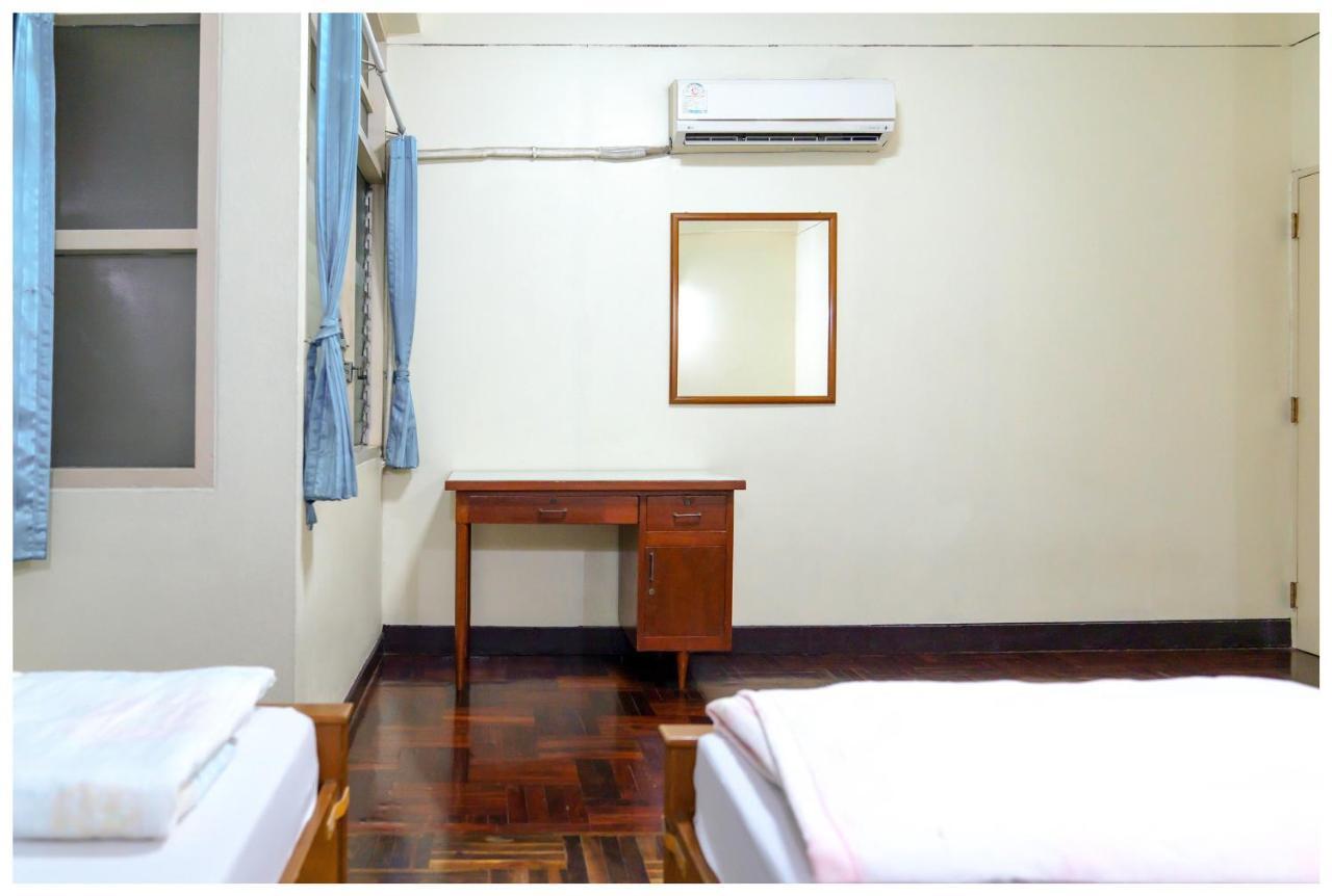 Mom Hostel Bangkok
