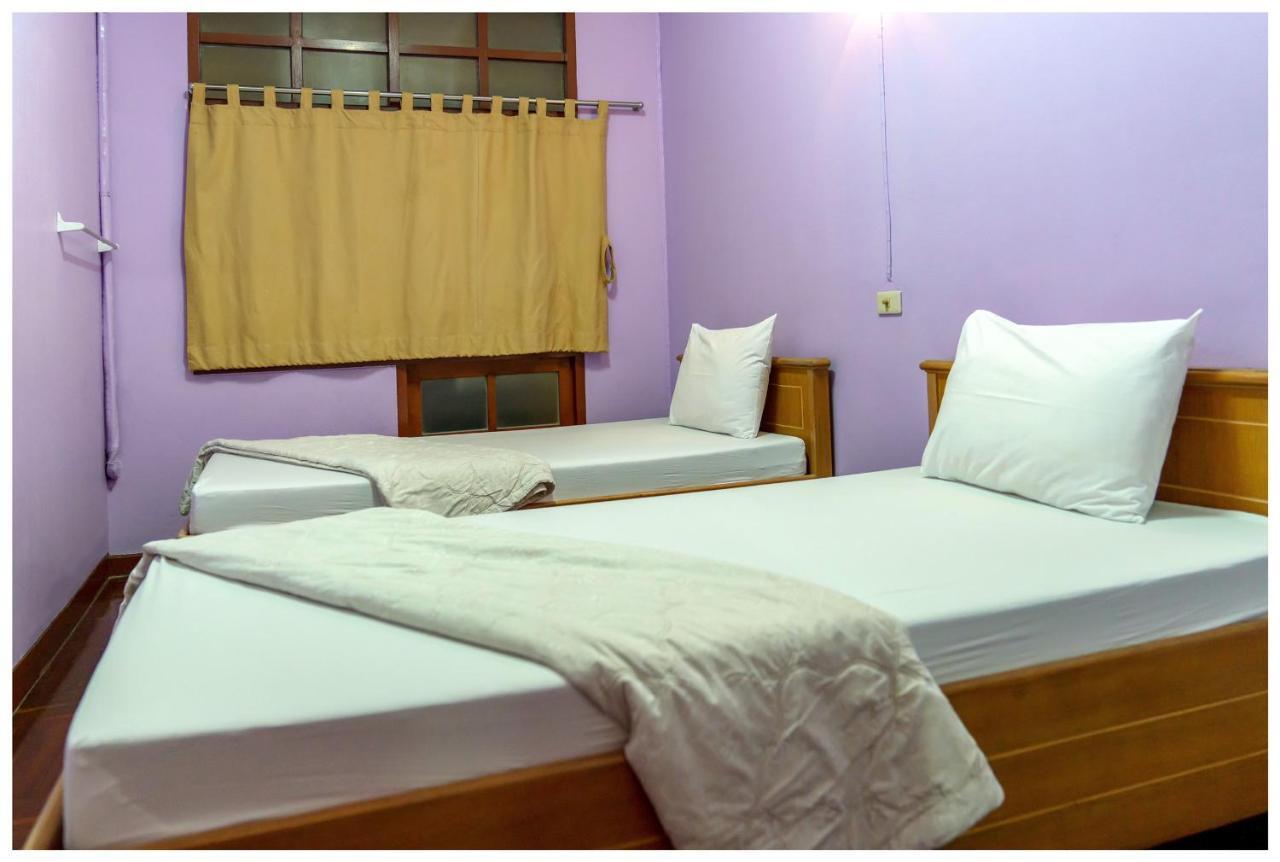 Mom Hostel