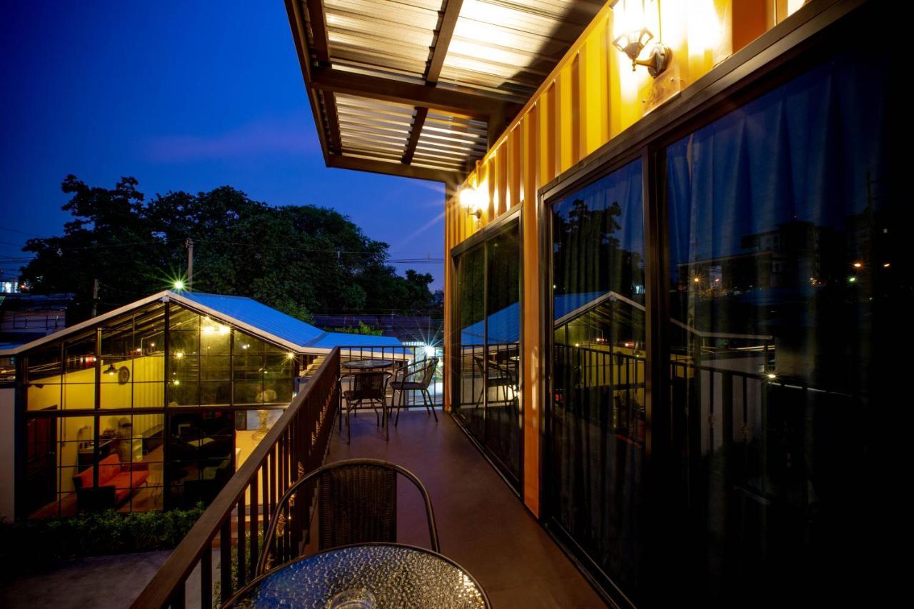 Tuscany Land Donmuang Hotel