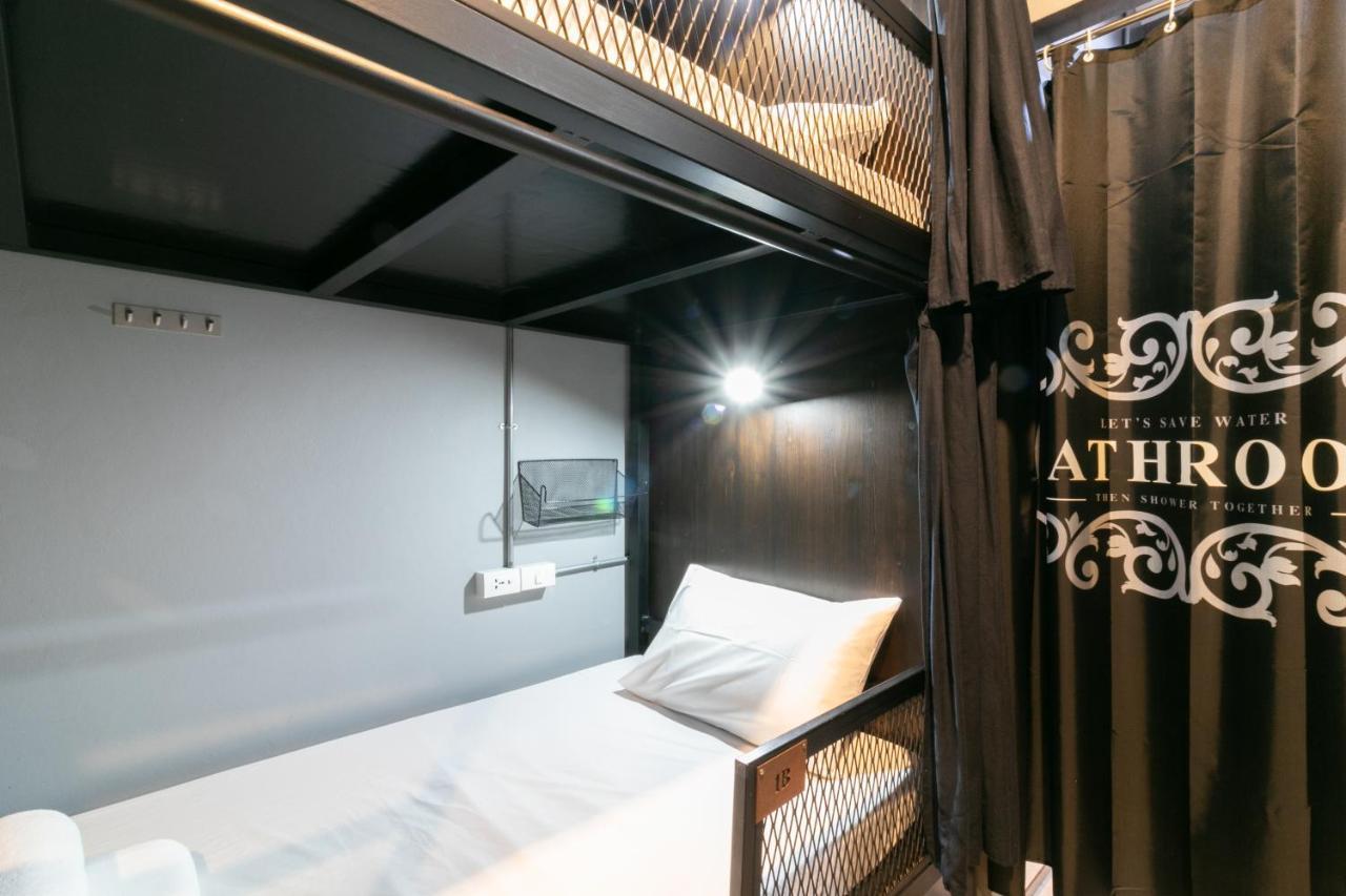 Albergue Castle Black Banguecoque