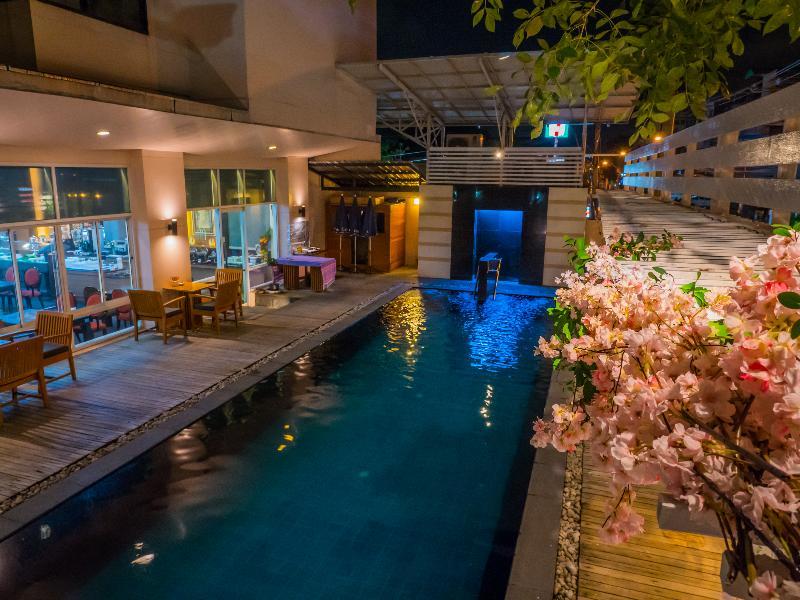 Hotel Atrium Boutique Bangkok