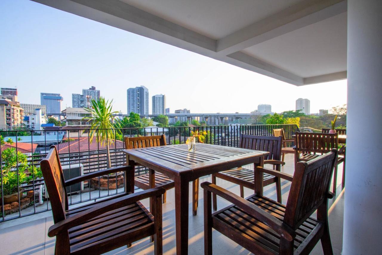 Lily Hotel 3*